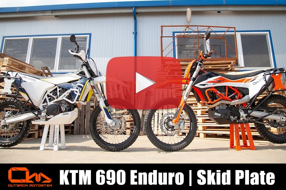 KTM 690 Enduro R Installation des Sabot Moteur
