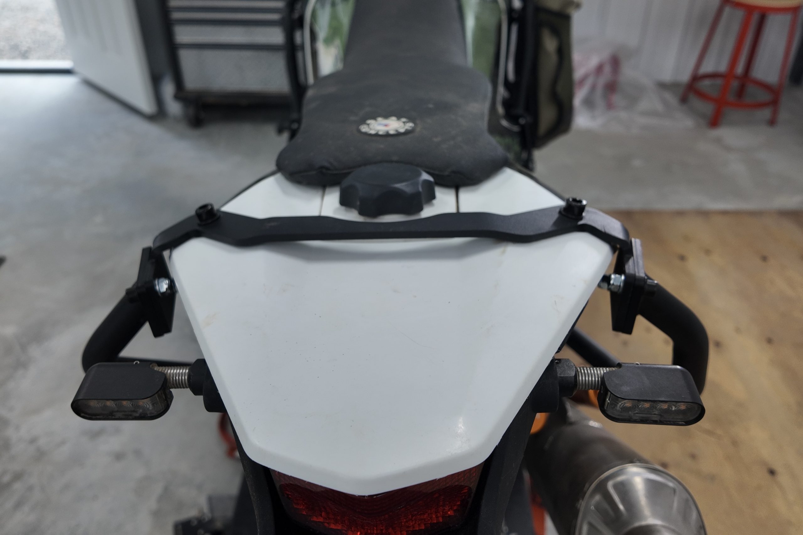 default Kove 450 Rally – Rackless Luggage Support - Image 5
