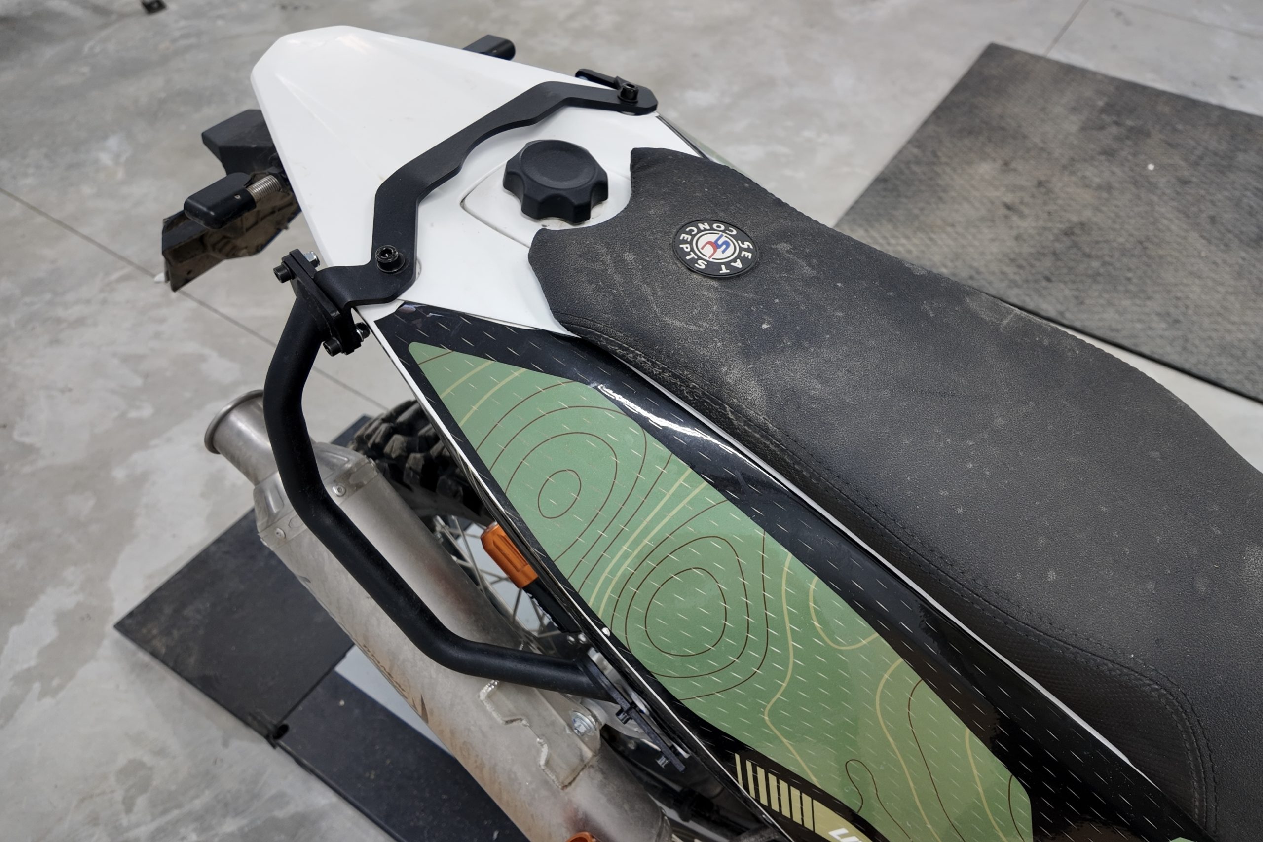 default Kove 450 Rally – Rackless Luggage Support - Image 7
